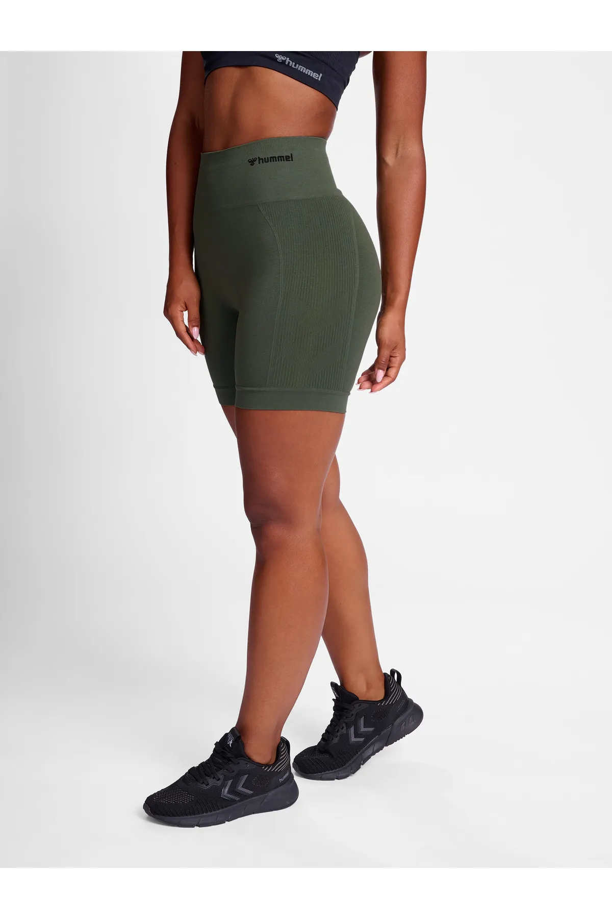 hummel  Shorts - Grün - Mittlerer Bund