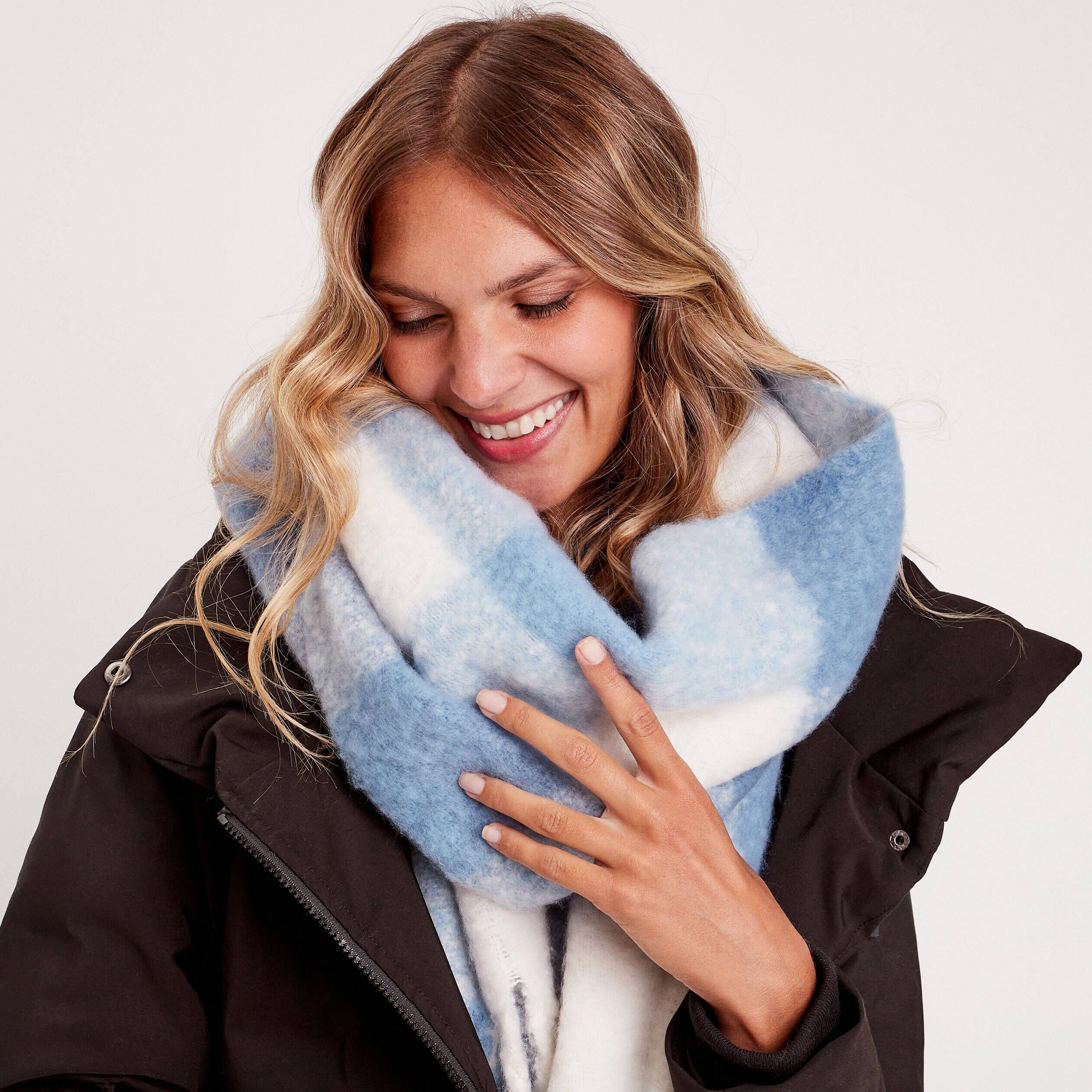 Écharpe avec franges bleu pastel femme | Cache Cache