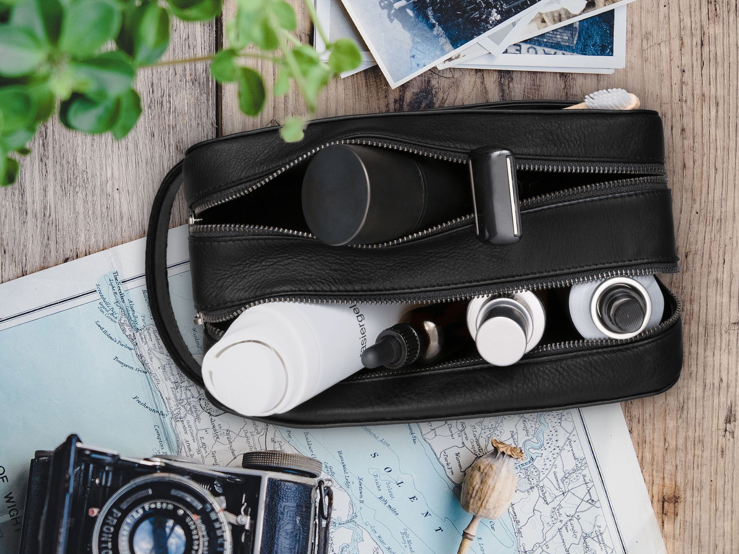 PURE Leather Studio Kulturbeutel Atlas, Handgefertigte Kulturtasche aus Rindsleder Waschtasche zum Reisen