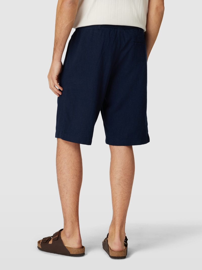 Bermudas mit Gesäßtasche in marineblau