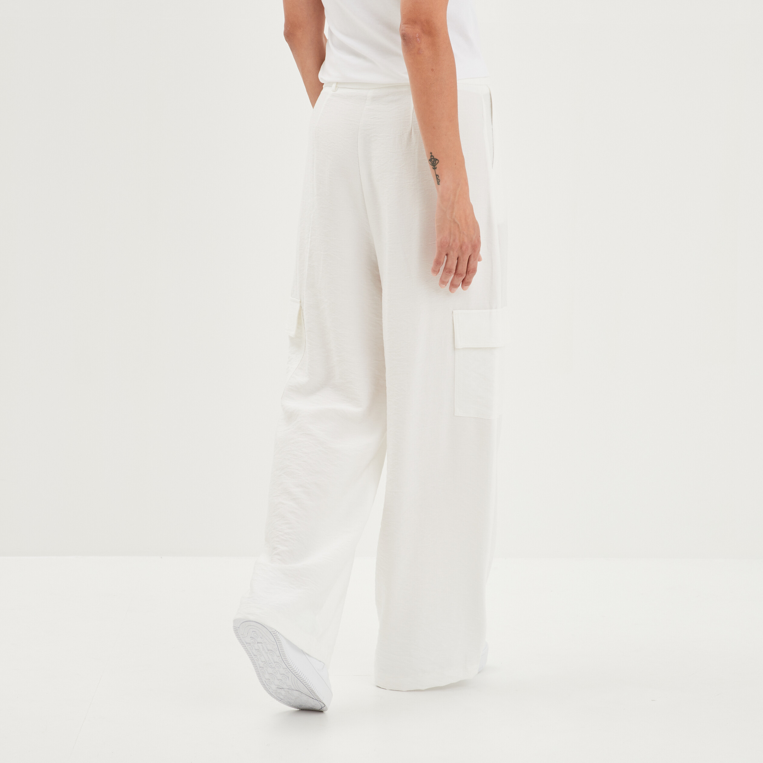 Pantalon cargo large fluide ivoire femme | La Halle