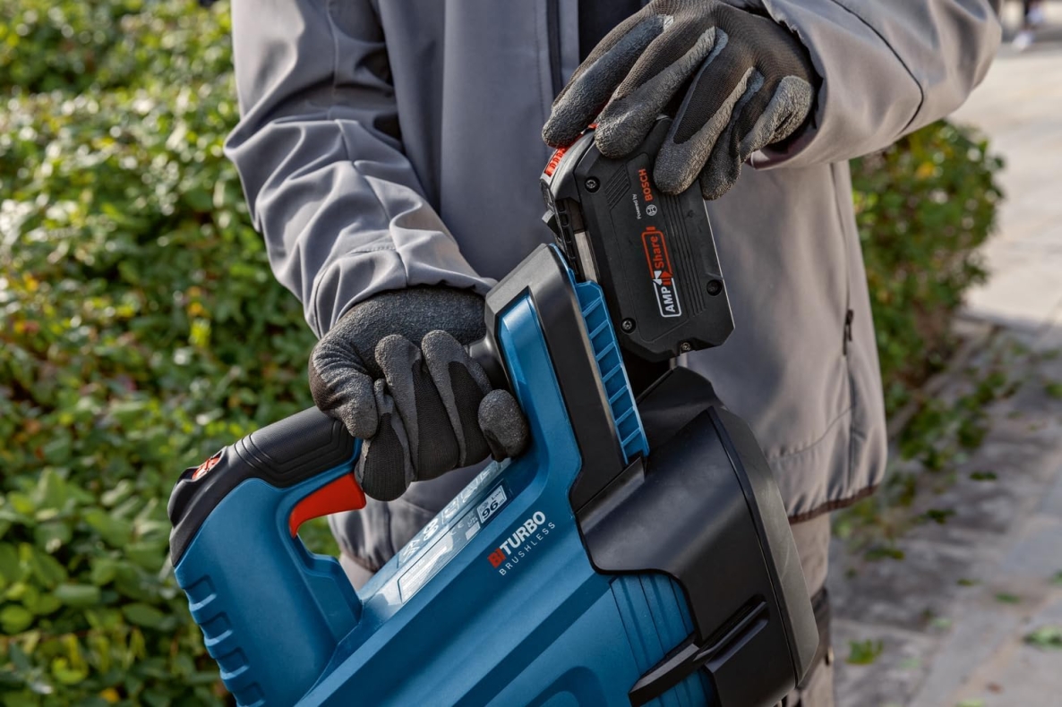 Bosch Blue 06008D2000 GBL 18V-750 Professional akkulehtipuhallin 18V ilman akkuja ja laturia