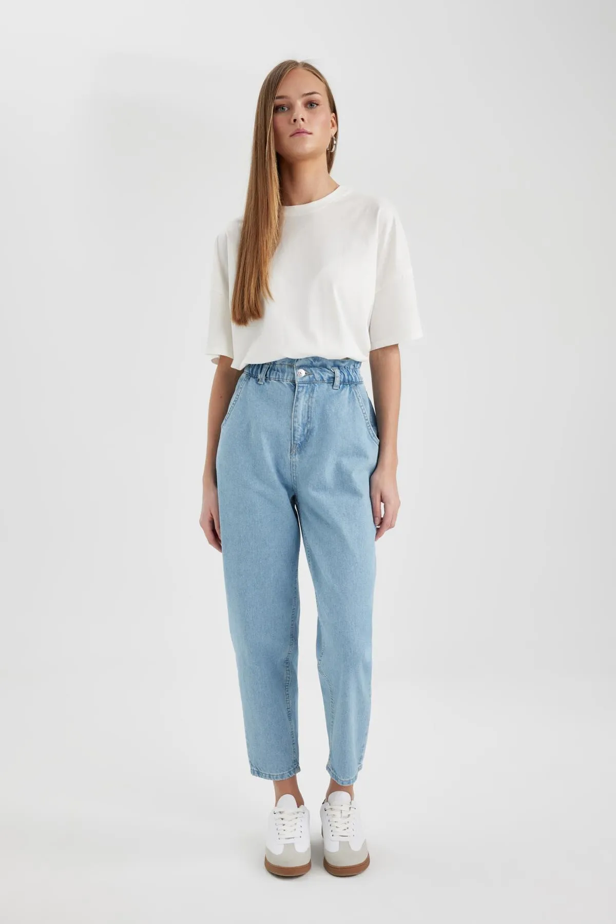 DeFacto  Paperbag-Jeans mit hoher Taille, bequemer Schnitt, knöchellang, leicht, gerades Bein, B8223ax24sp