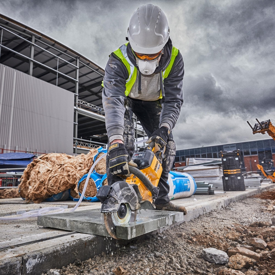 DeWalt DCS691N-XJ Ασύρματο πριόνι κοπής FlexVolt 230 mm 54V χωρίς μπαταρίες και φορτιστή