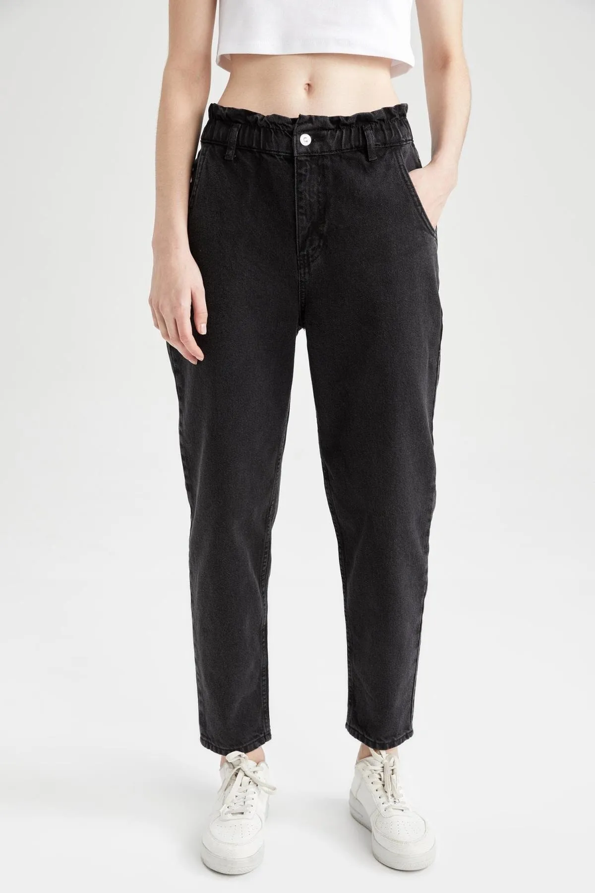DeFacto  Jeanshose im Paperbag-Schnitt aus 100er-Baumwolle Z6549az23sp