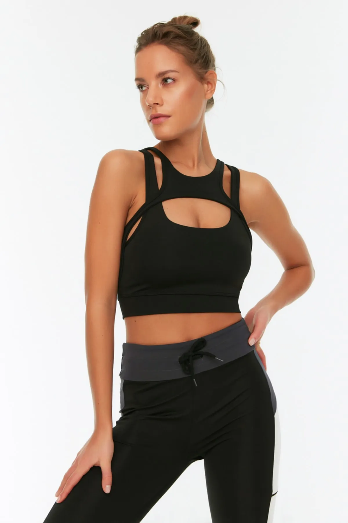 Trendyol Collection  Schwarzer, unterstützter/formender Neckholder-Strick-Sport-BH TWOSS22SS0042