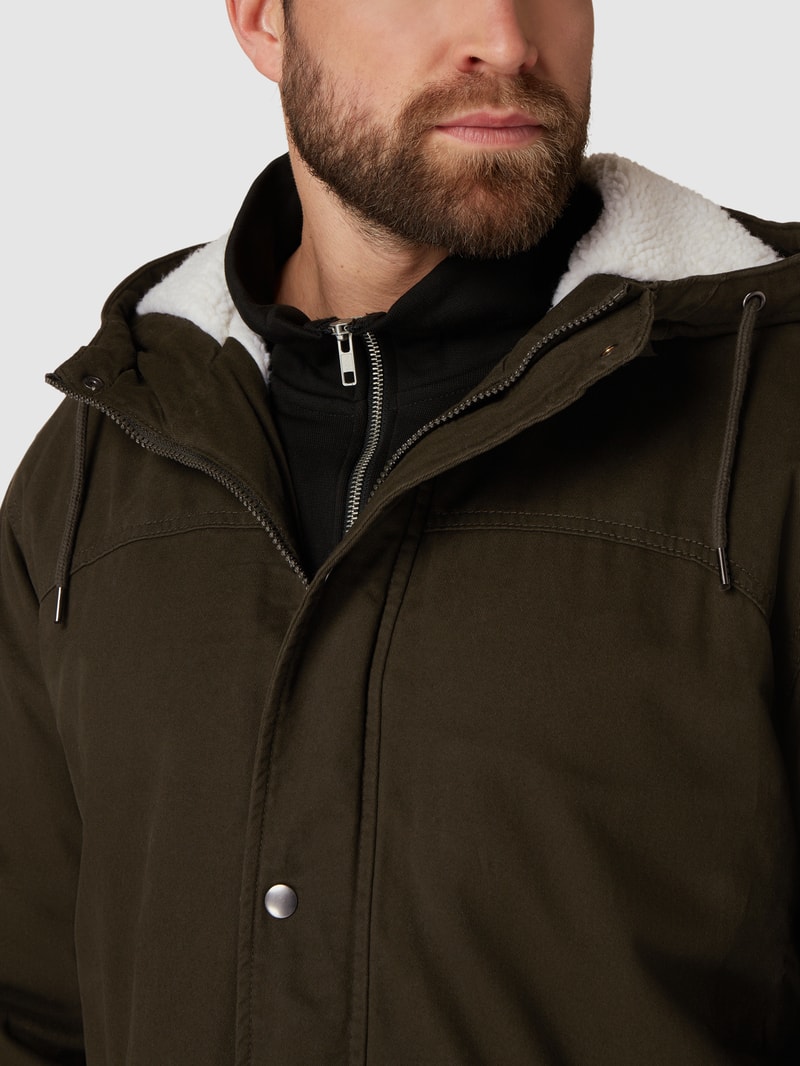 PLUS SIZE Parka mit Pattentaschen in olivgrün