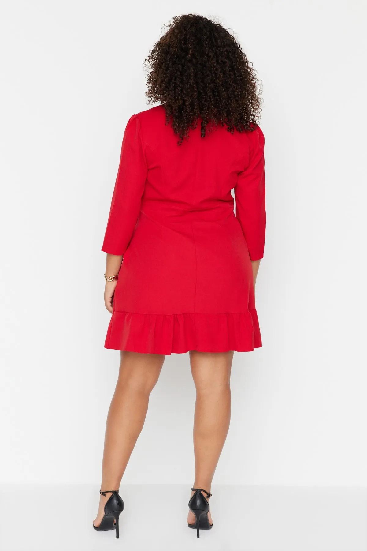 Trendyol Curve  Rotes ungefüttertes Mini-Jackenkleid aus Webstoff mit Dreiviertelärmeln in Übergröße TBBAW23AH00042