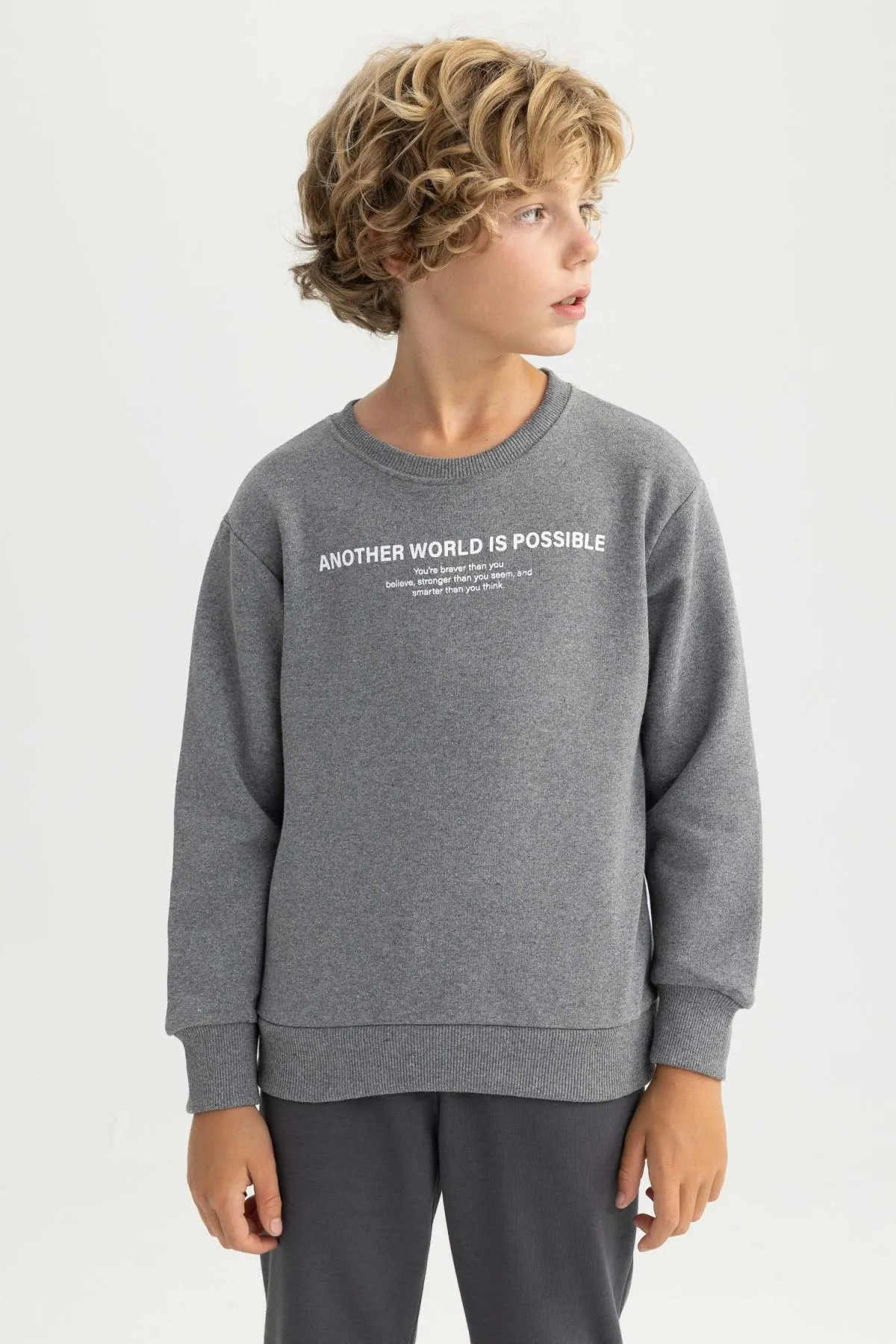 DeFacto  Dickes Jungen-Sweatshirt mit Rundhalsausschnitt