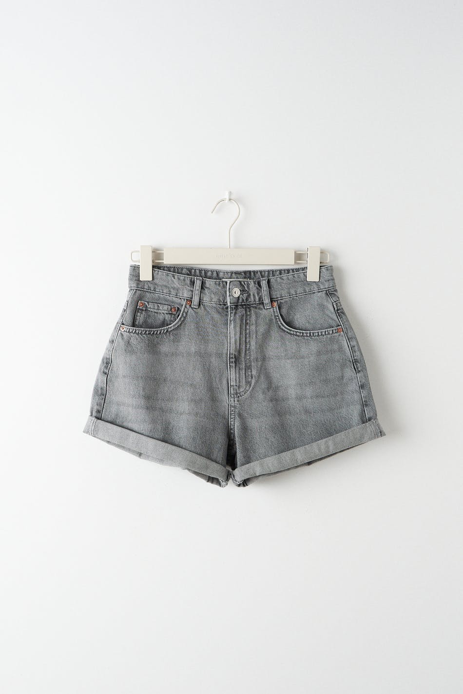 Dagny mom shorts