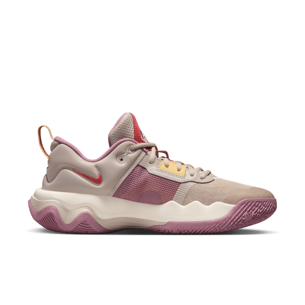 Nike Giannis Immortality 3 DZ7533-200 / braun