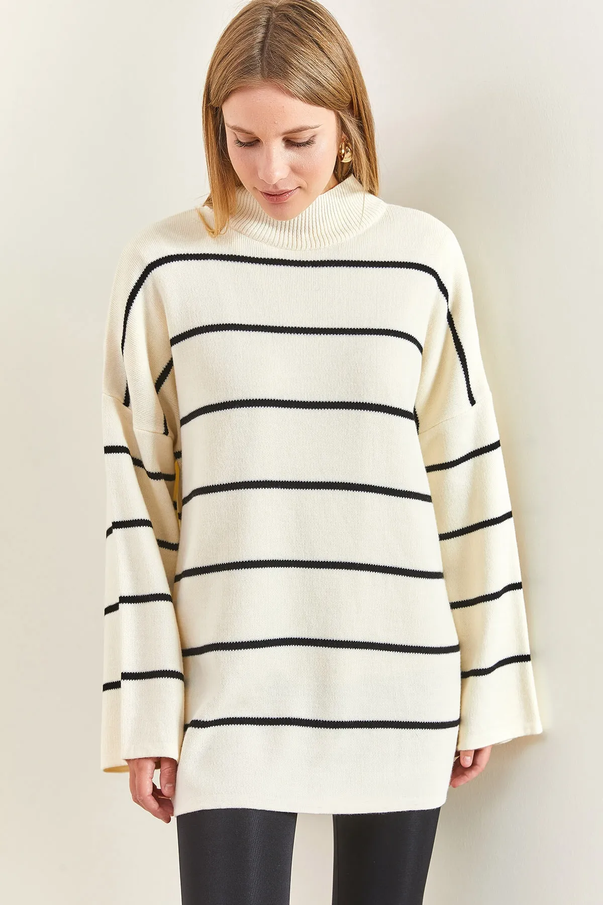 Bianco Lucci  Gestreifter Oversize-Strickpullover für Damen mit Rollkragen