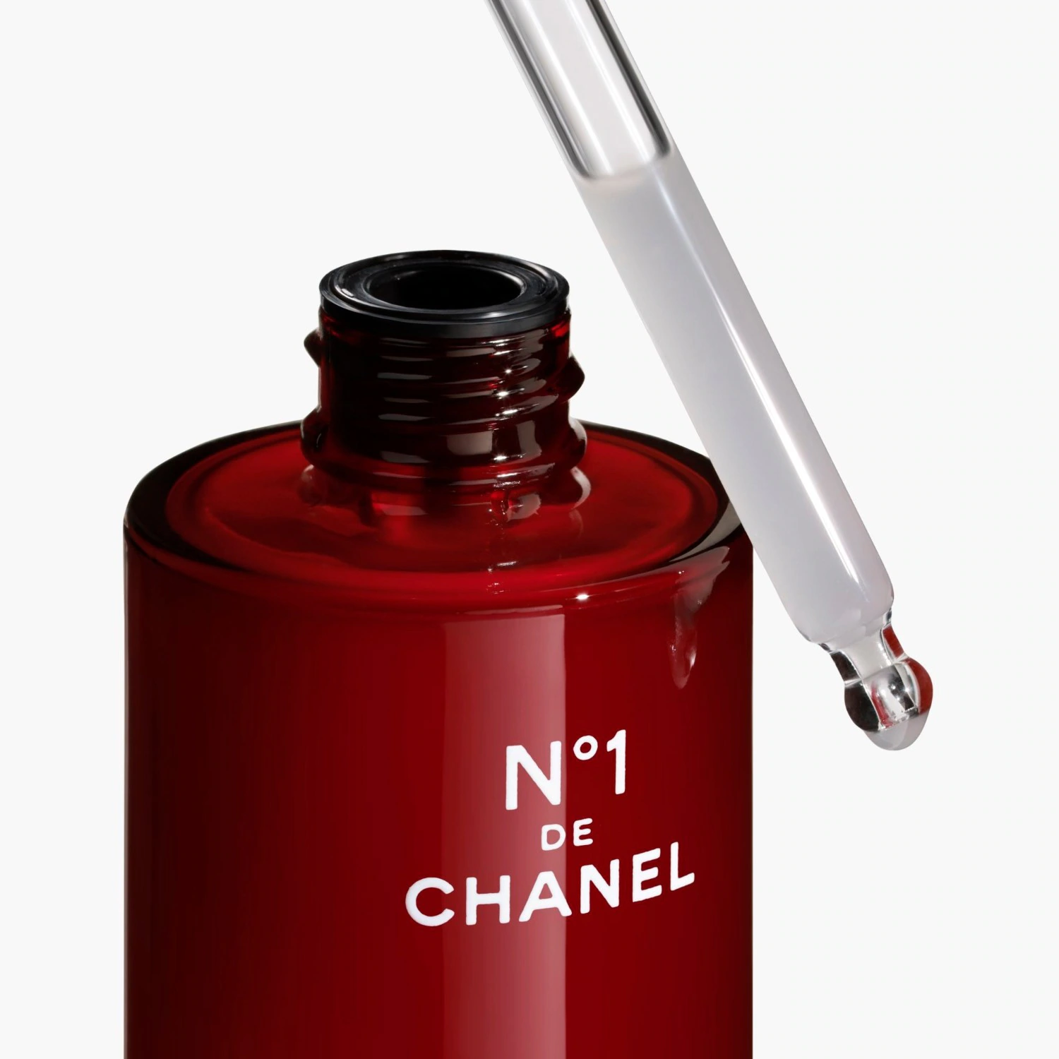 CHANEL ZAPOBIEGA I KORYGUJE WYGLĄD 5 OZNAK STARZENIA SIĘ SKÓRY