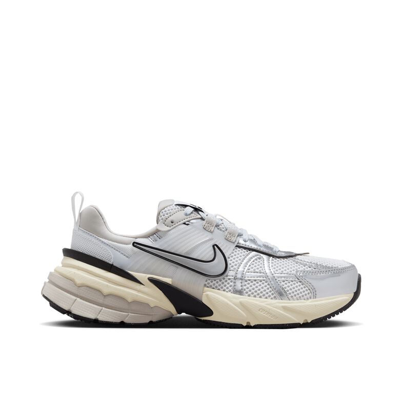 NIKE Wmns V2K Run 