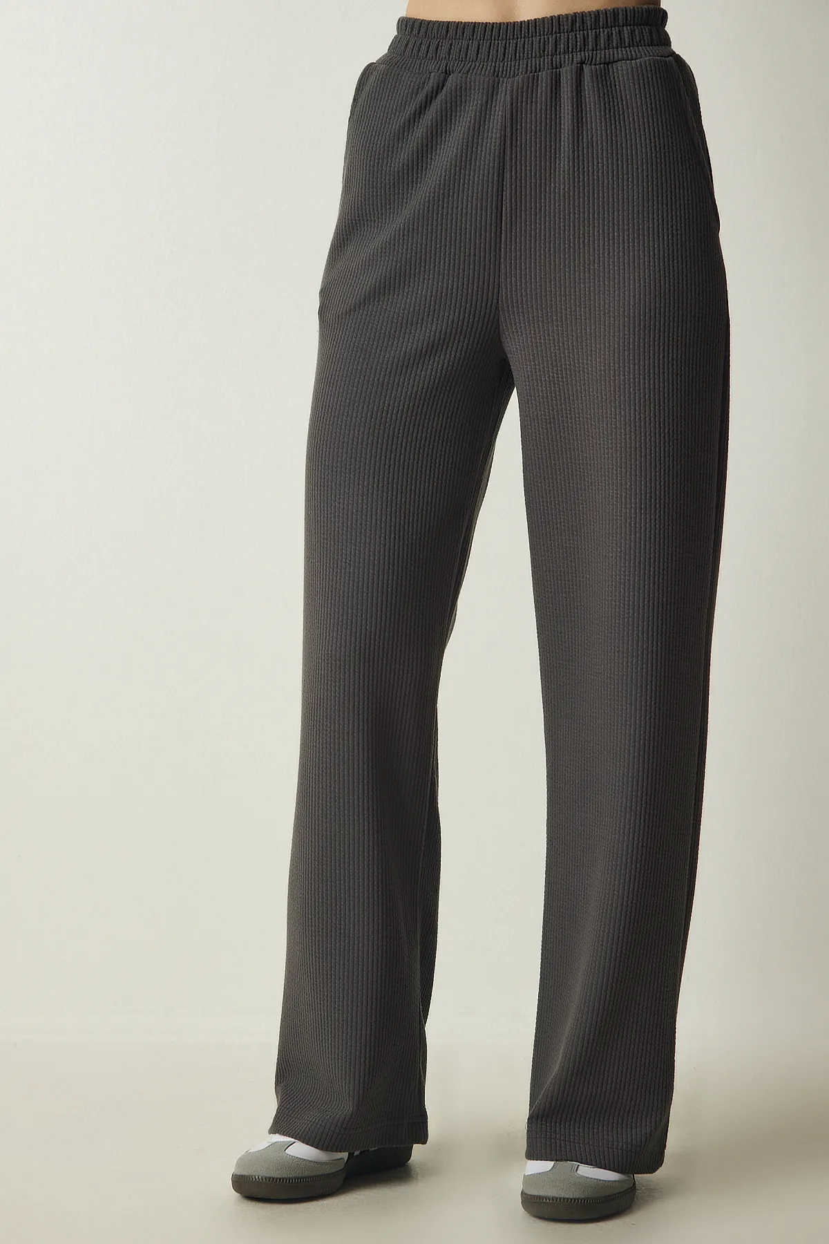 Happiness İstanbul  Damen-Set aus geräucherter Cord-Strickbluse und -Hose EW00004