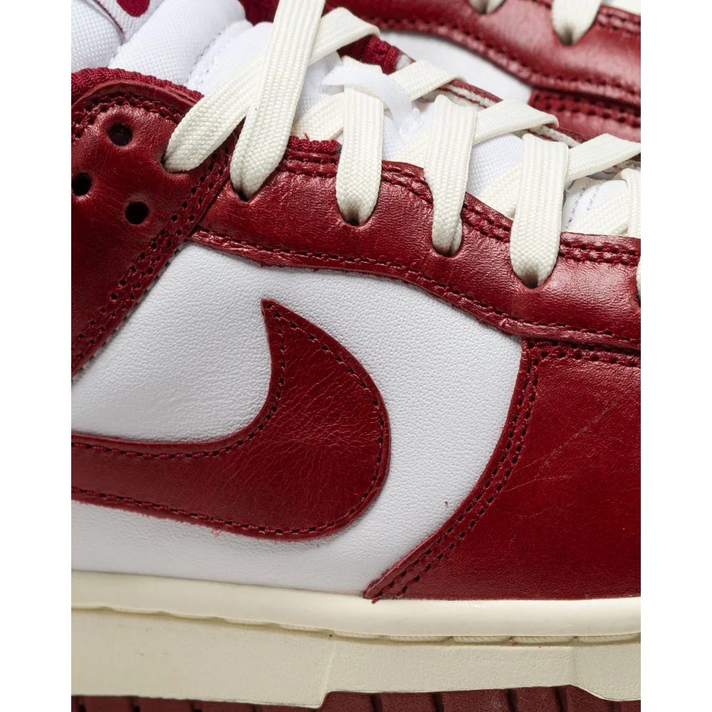 Nike Dunk Low WMNS PRM FJ4555-100 / rot