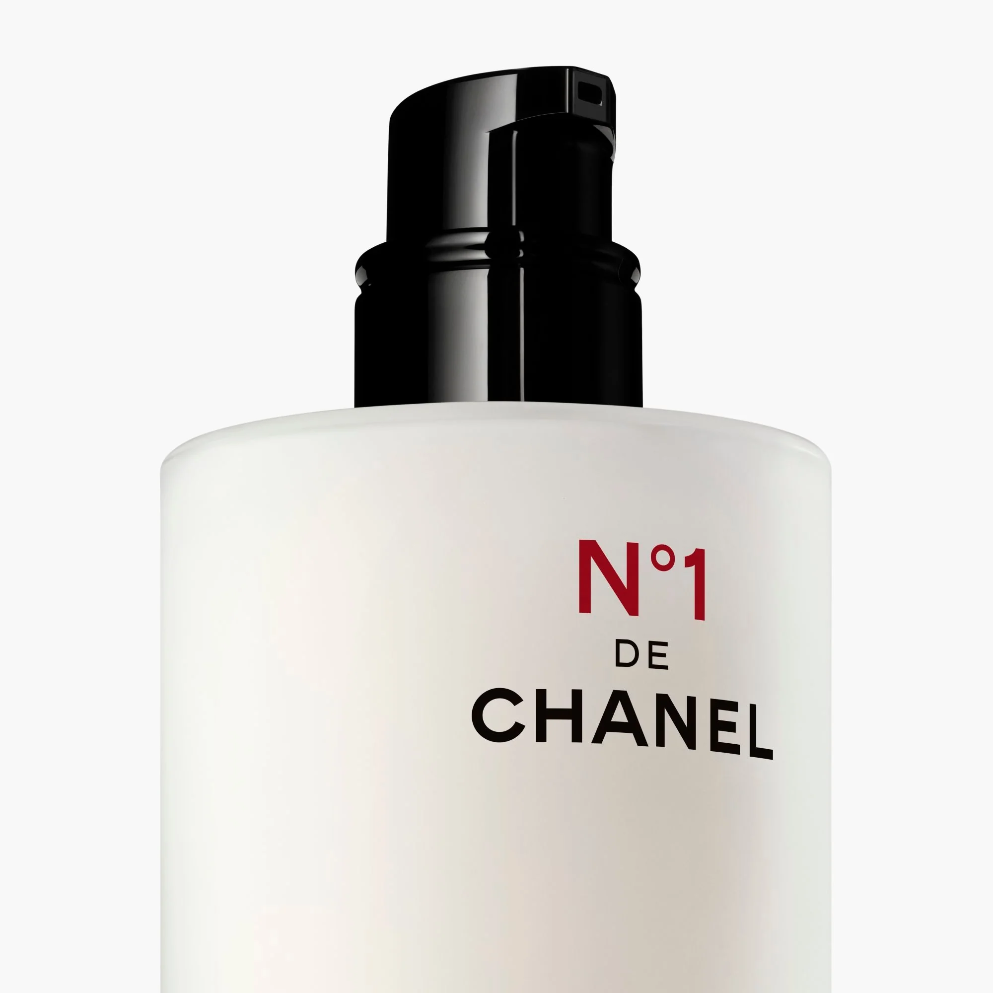N°1 DE CHANEL LOCIÓN ESENCIA REVITALIZANTE - VOLUMINIZA - UNIFORMA - ILUMINA