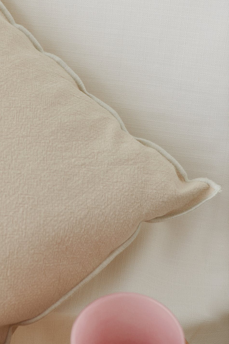 Contrast cushion cover