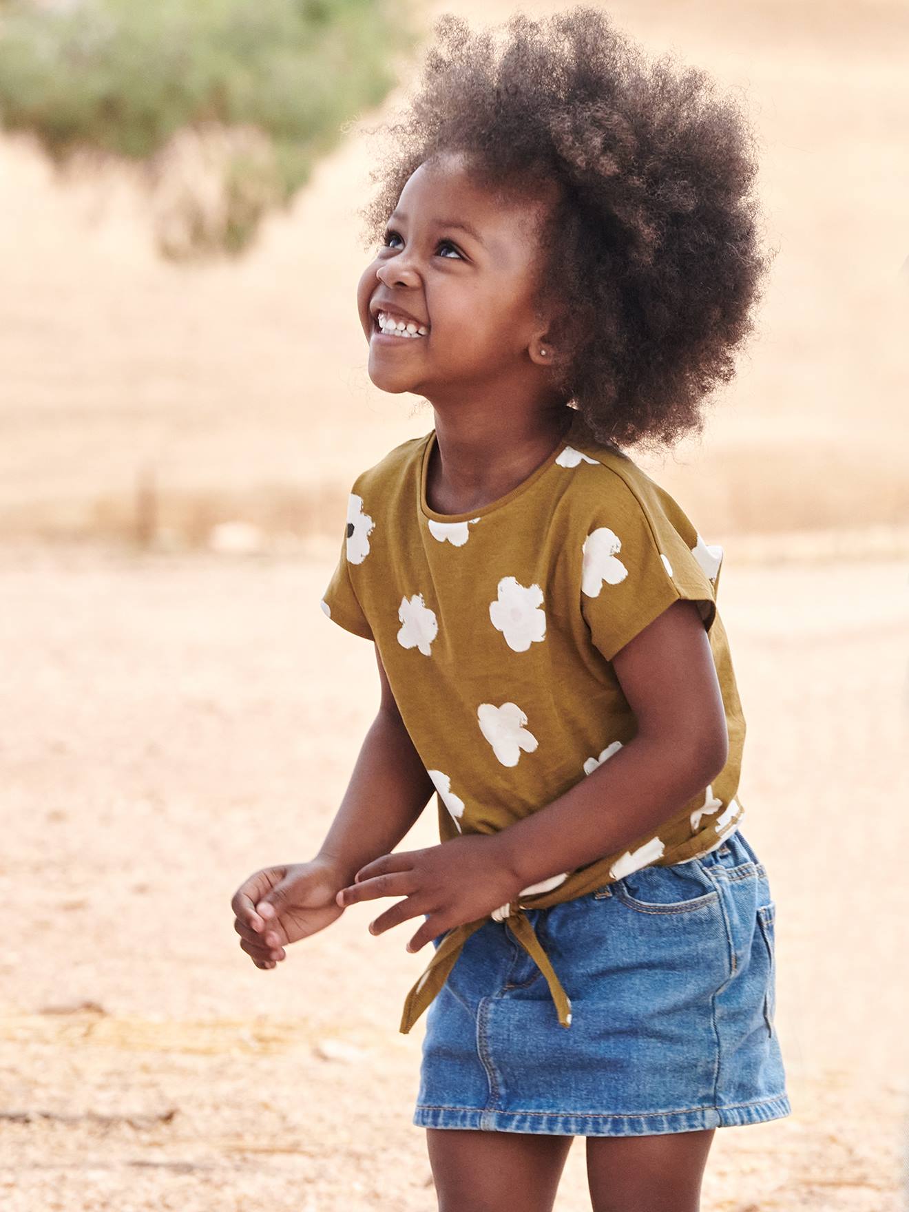 T-shirt imprimé fille avec noeud fantaisie blanc / rouge