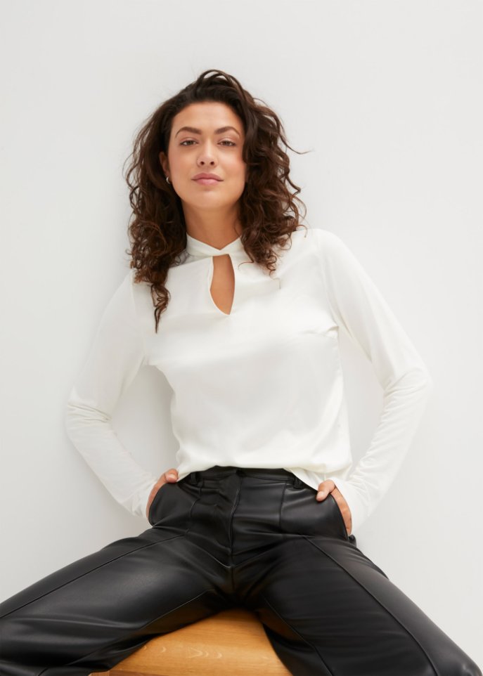Shirt mit Twist