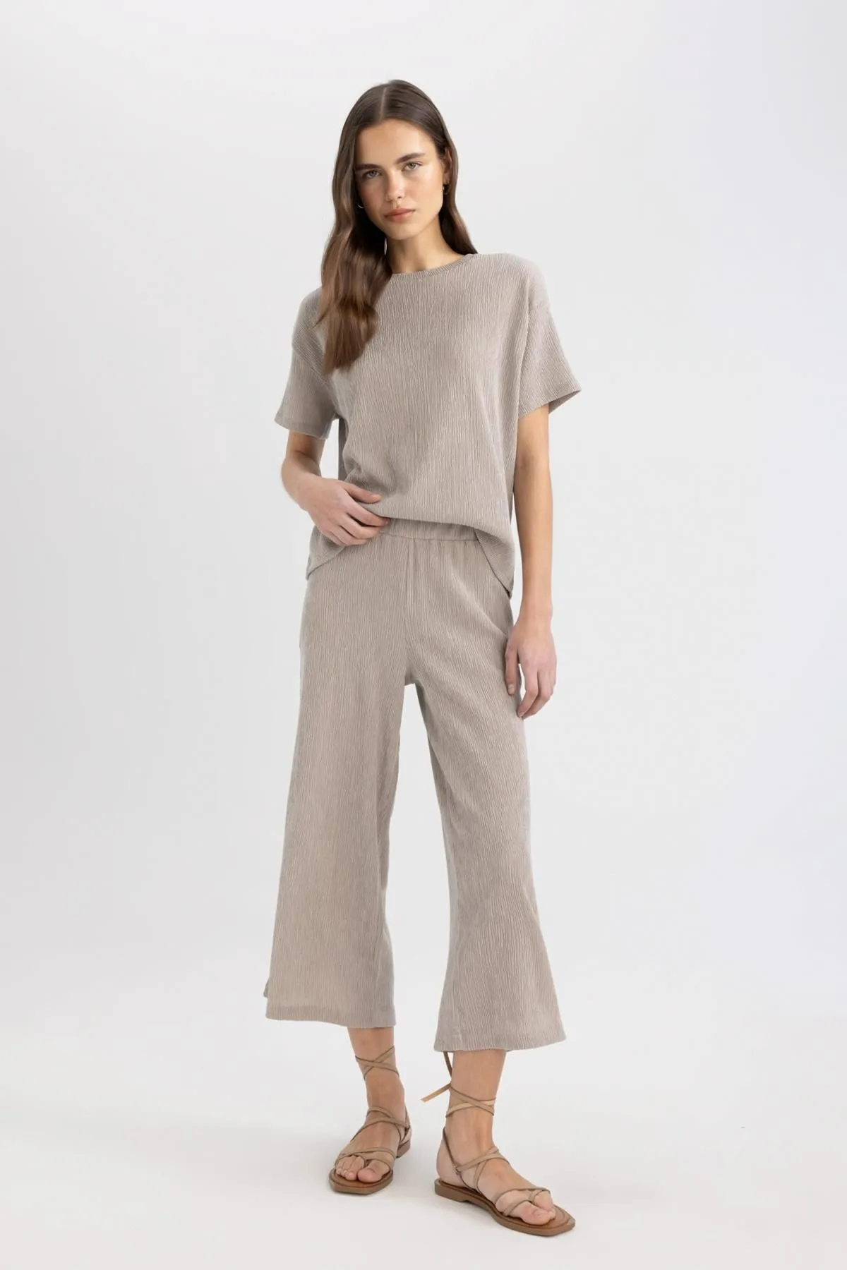 DeFacto  Weites Bein, normale Taille, gerades Bein, Midi-Wickelhose C4329AX24SP