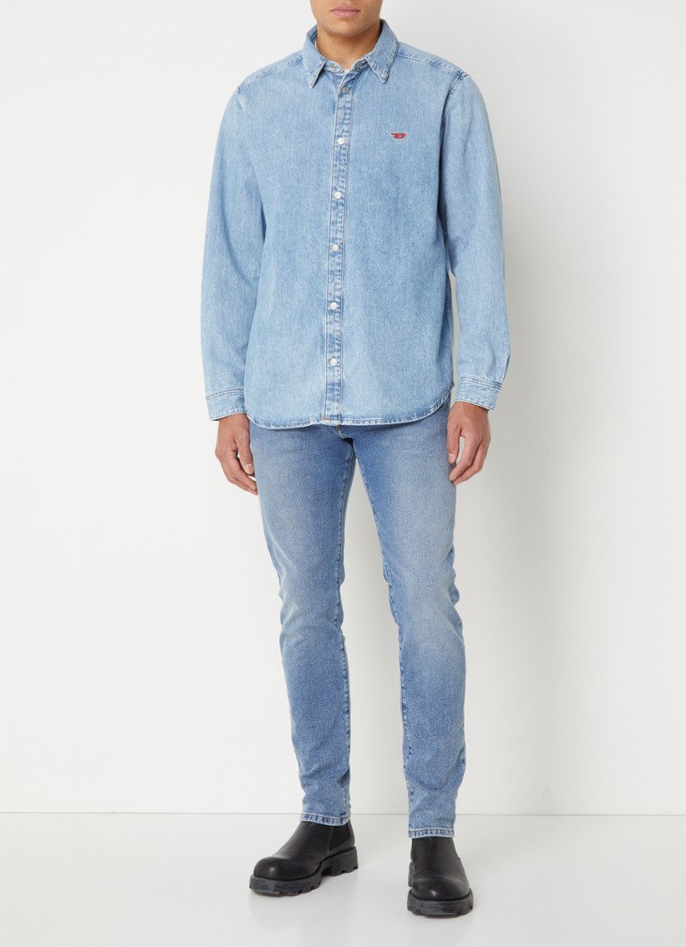 Camicia in denim Diesel D-Simply dalla vestibilità classica con logo ricamato.