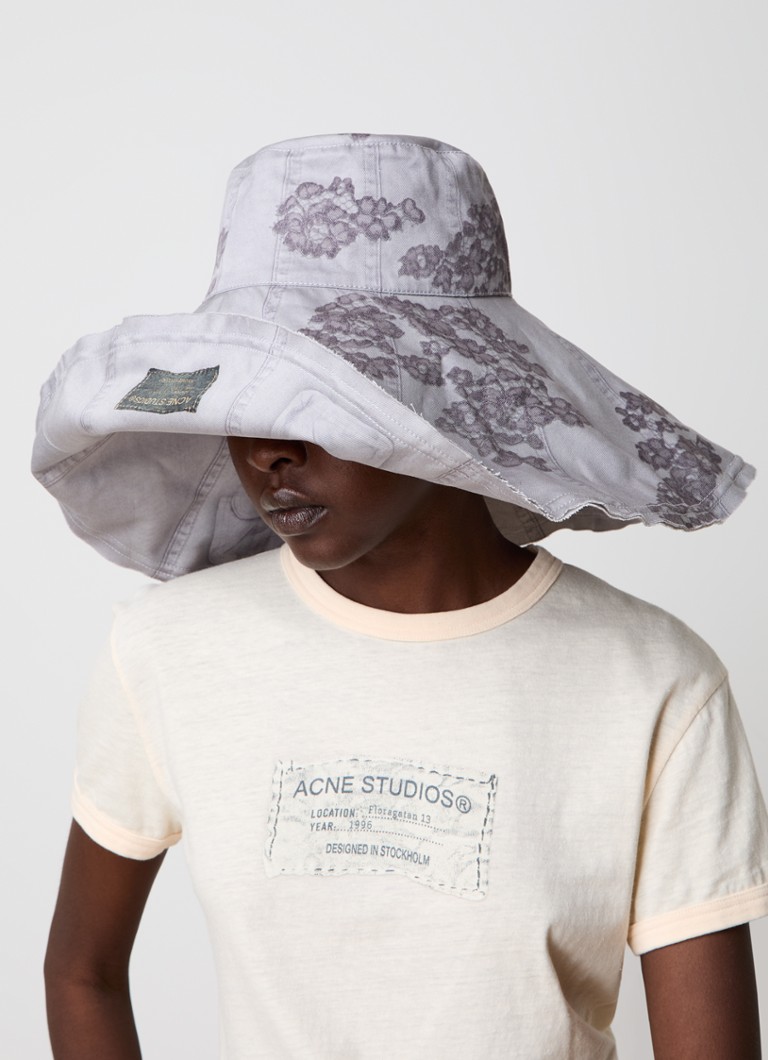 Bob Acne Studios ha stampato