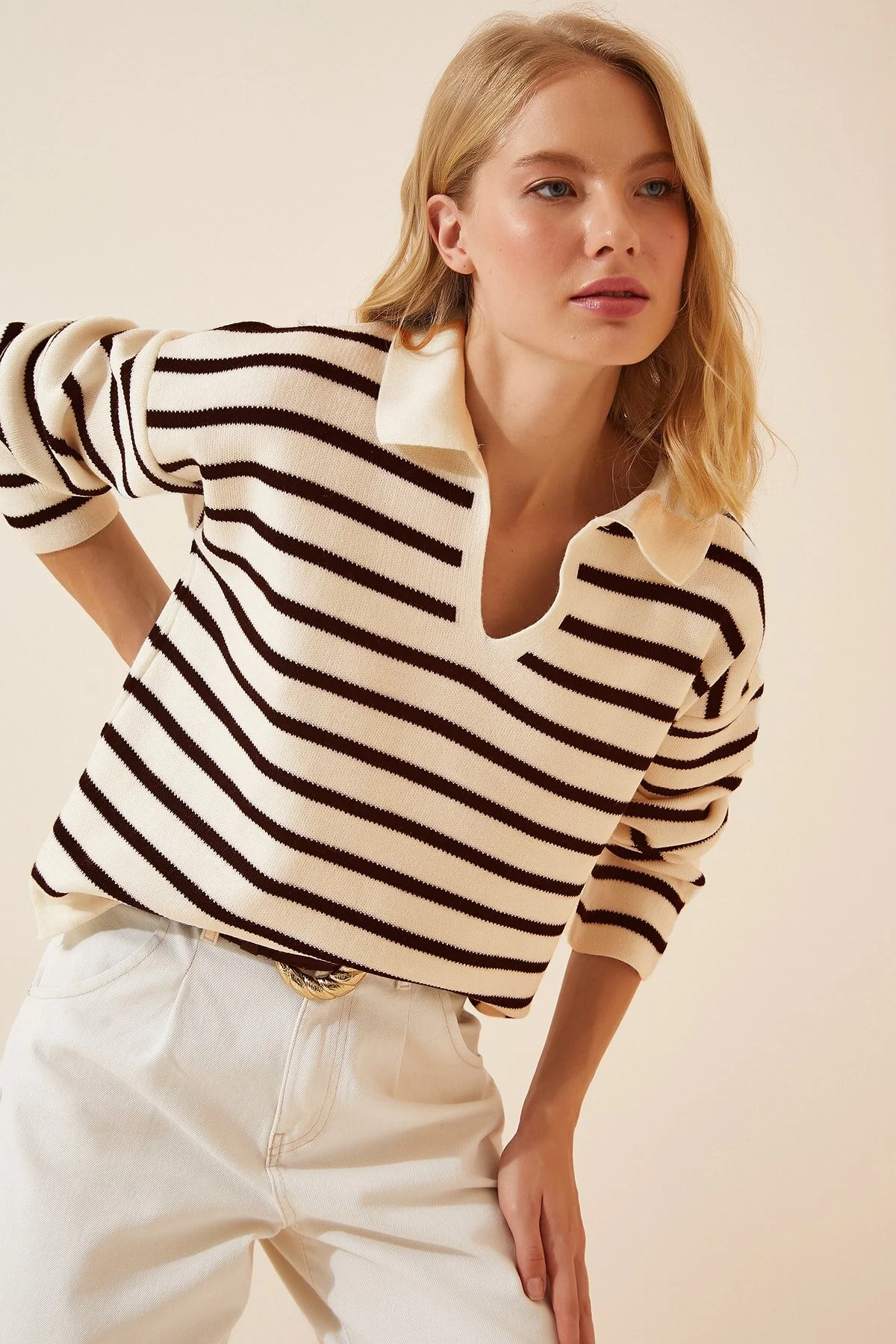 Happiness İstanbul  Kurzer Strickpullover mit Polokragen und Knochenmuster für Damen US00293