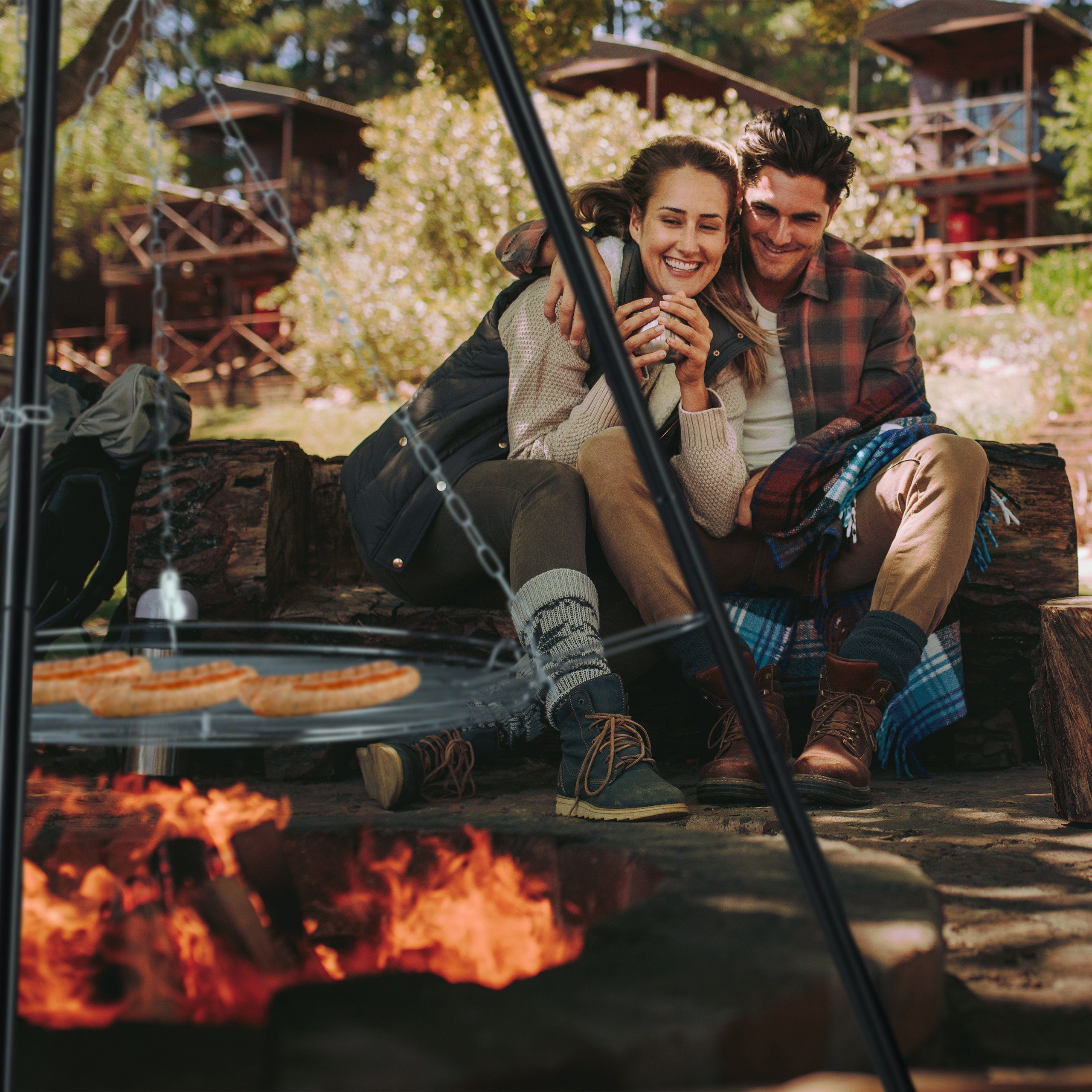 relaxdays Holzkohlegrill Schwenkgrill Dreibein mit Grillrost