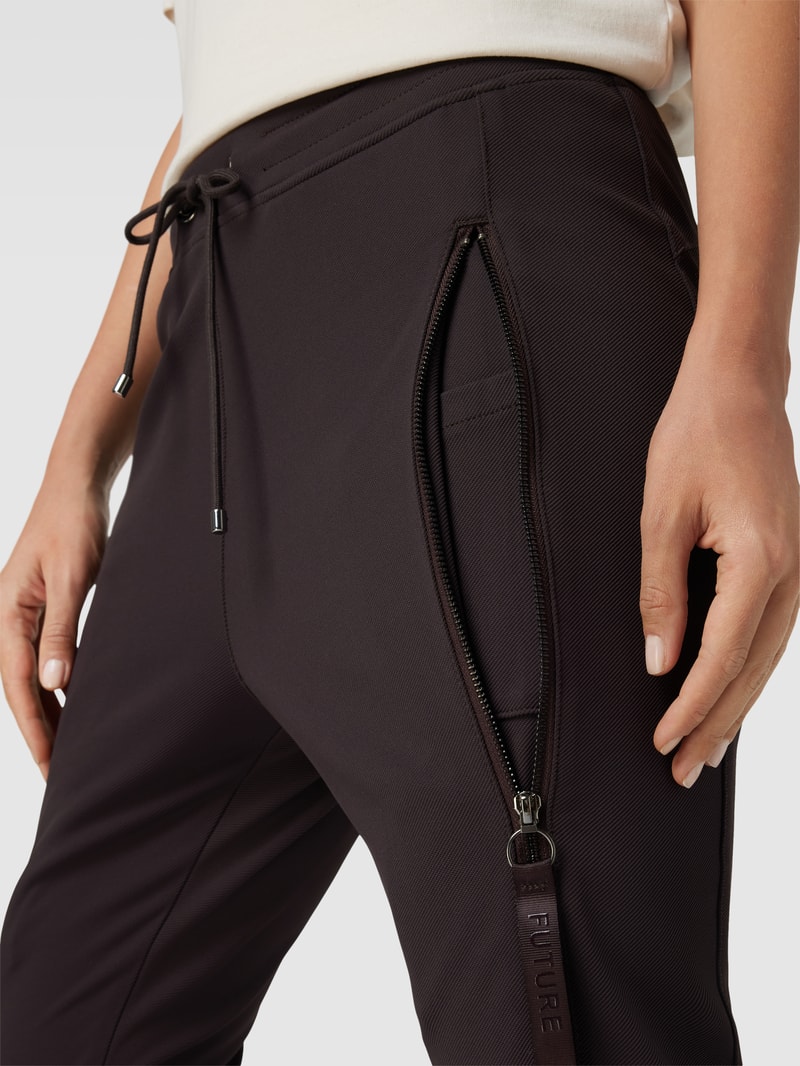 Sweatpants mit Tunnelzug Modell 'Future' in dunkelbraun
