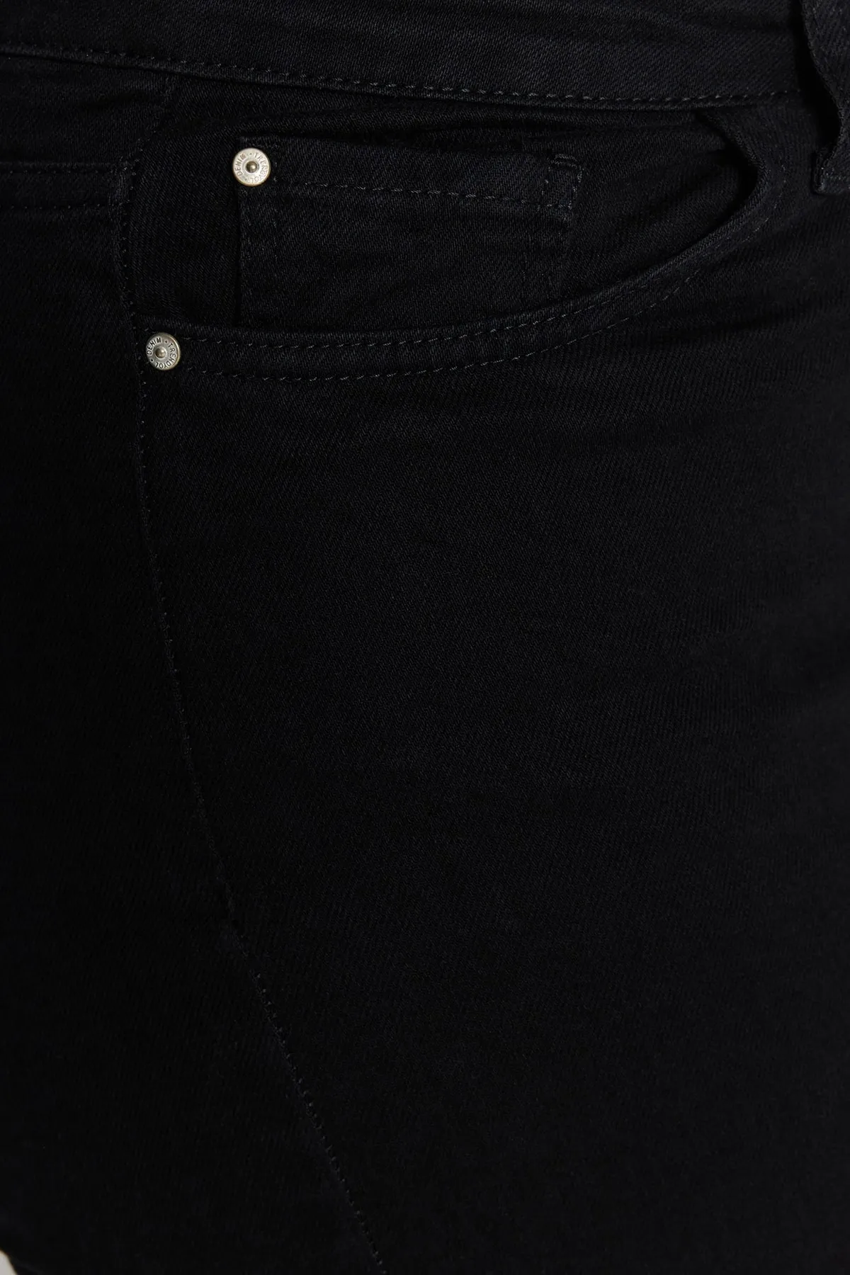 Trendyol Curve  Schwarze High-Waist-Jeans mit weitem Bein und schmutziger Spitze TBBSS23CJ00009