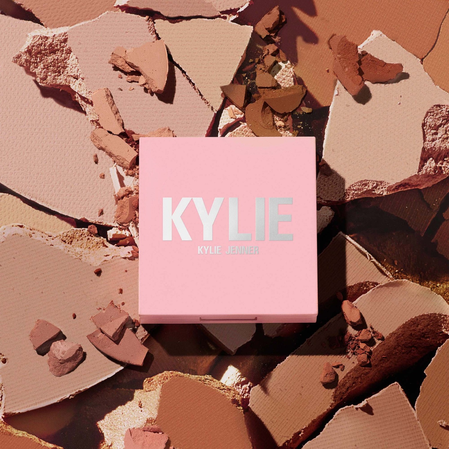 Cipria abbronzante compatta KYLIE COSMETICS