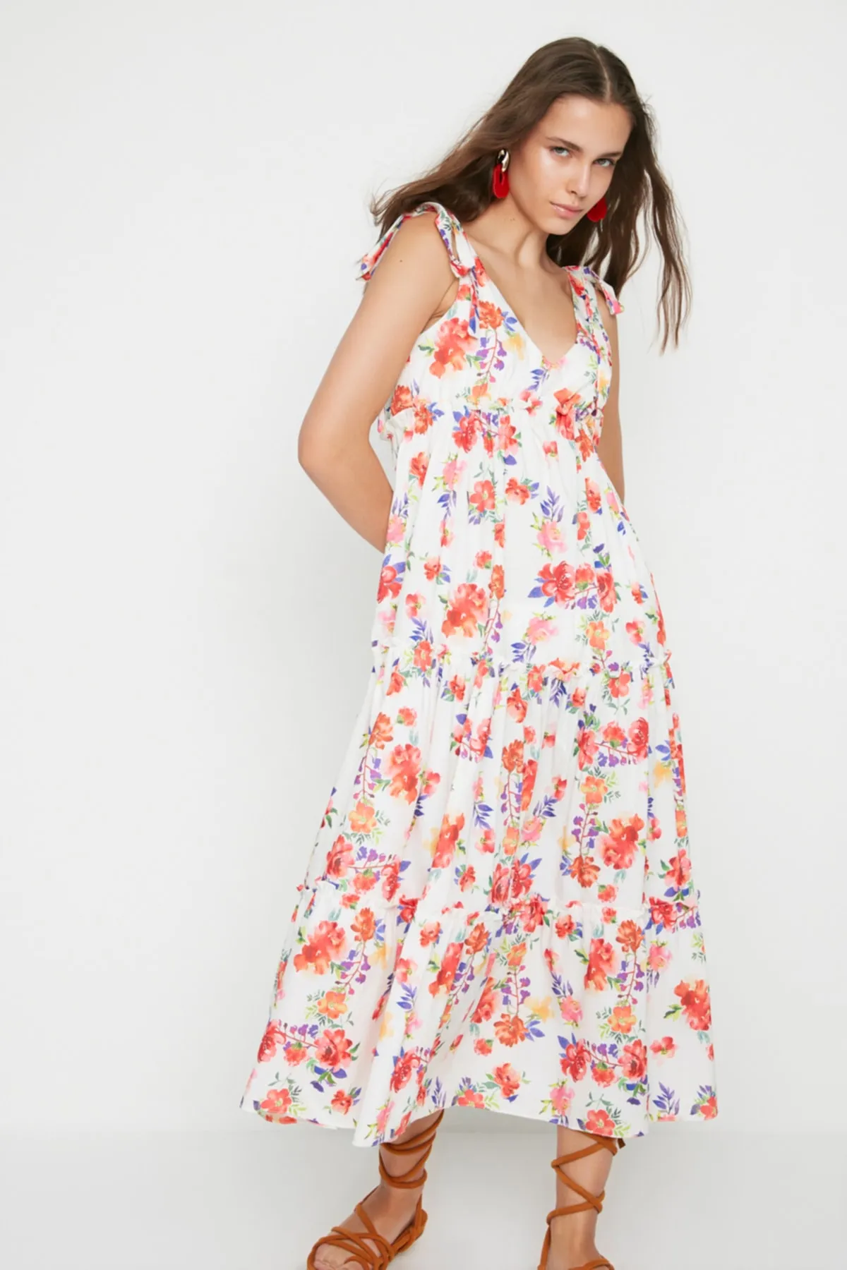 Trendyol Collection  Design Mehrfarbiges Blumen-Webkleid TWOSS21EL3562