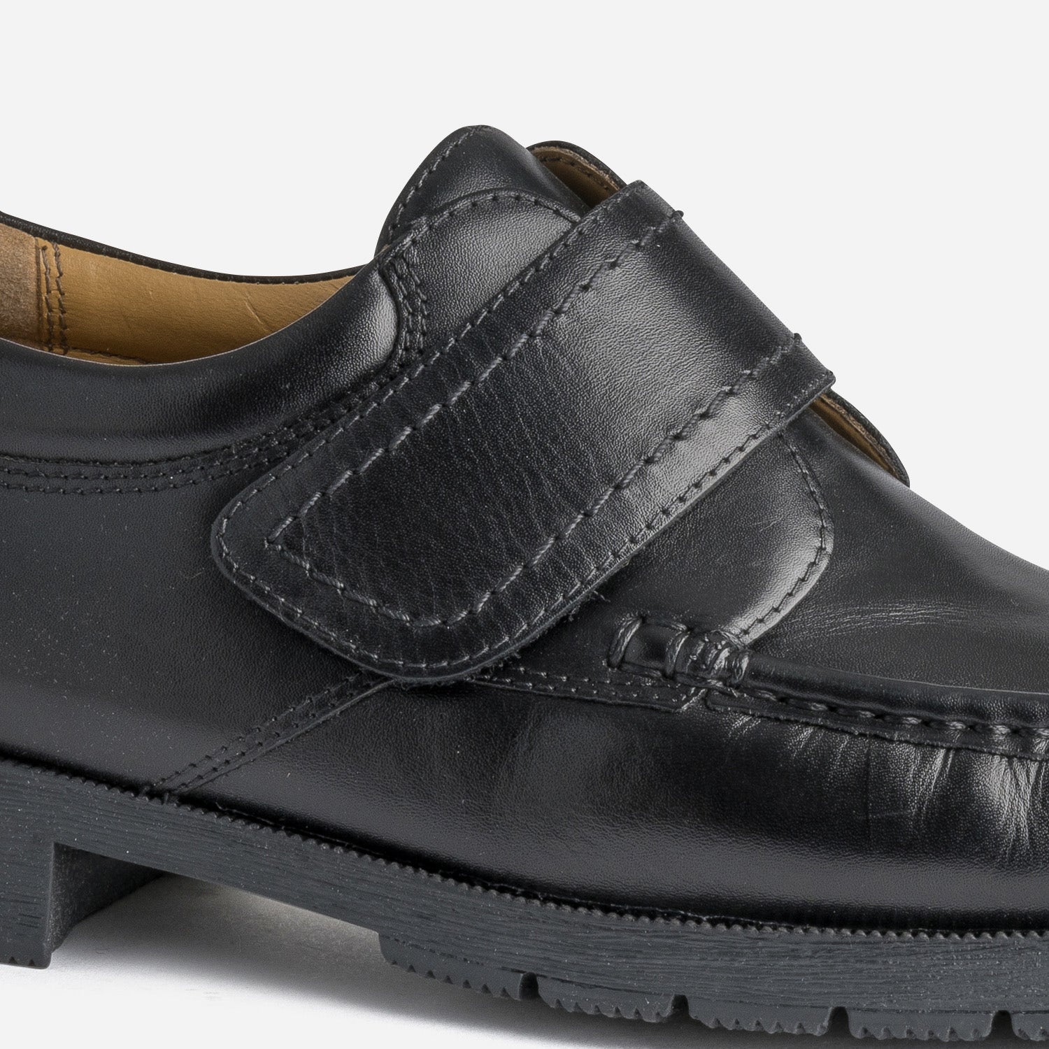 Mocassin noir en cuir à scratch