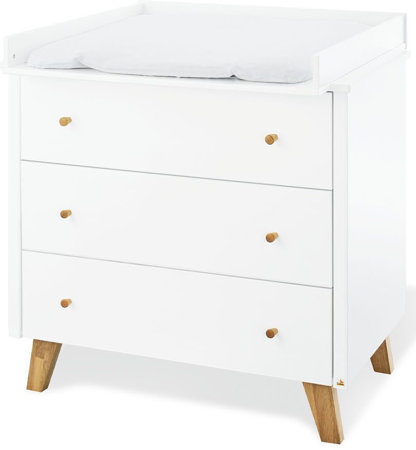 Pinolino® Babyzimmer-Komplettset Hilda & Pan, (Set, 4-St., Hausbett, Wickelkommode, Kleiderschrank, Wandregal), breit; mit Hausbett, Wickelkommode, 2-trg. Kleiderschrank & Wandregal