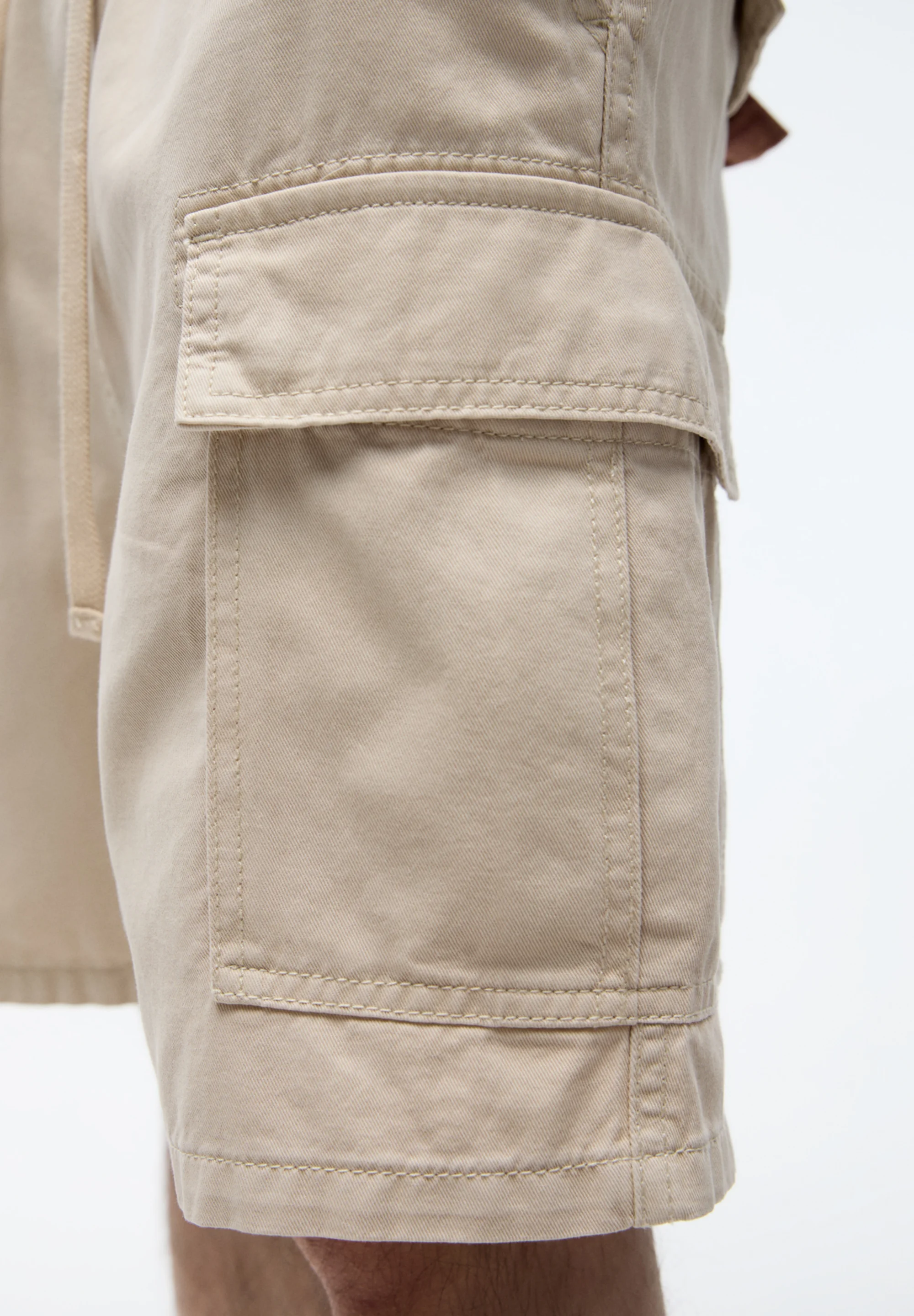 PULL&BEAR BERMUDA - Shorts vaqueros