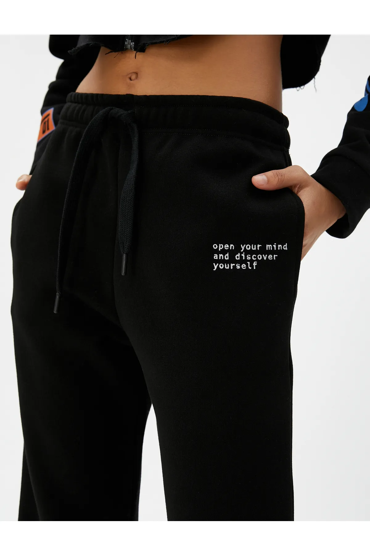 Koton  Jogger-Jogginghose, Spitze, Taillentasche, detailliert bestickt