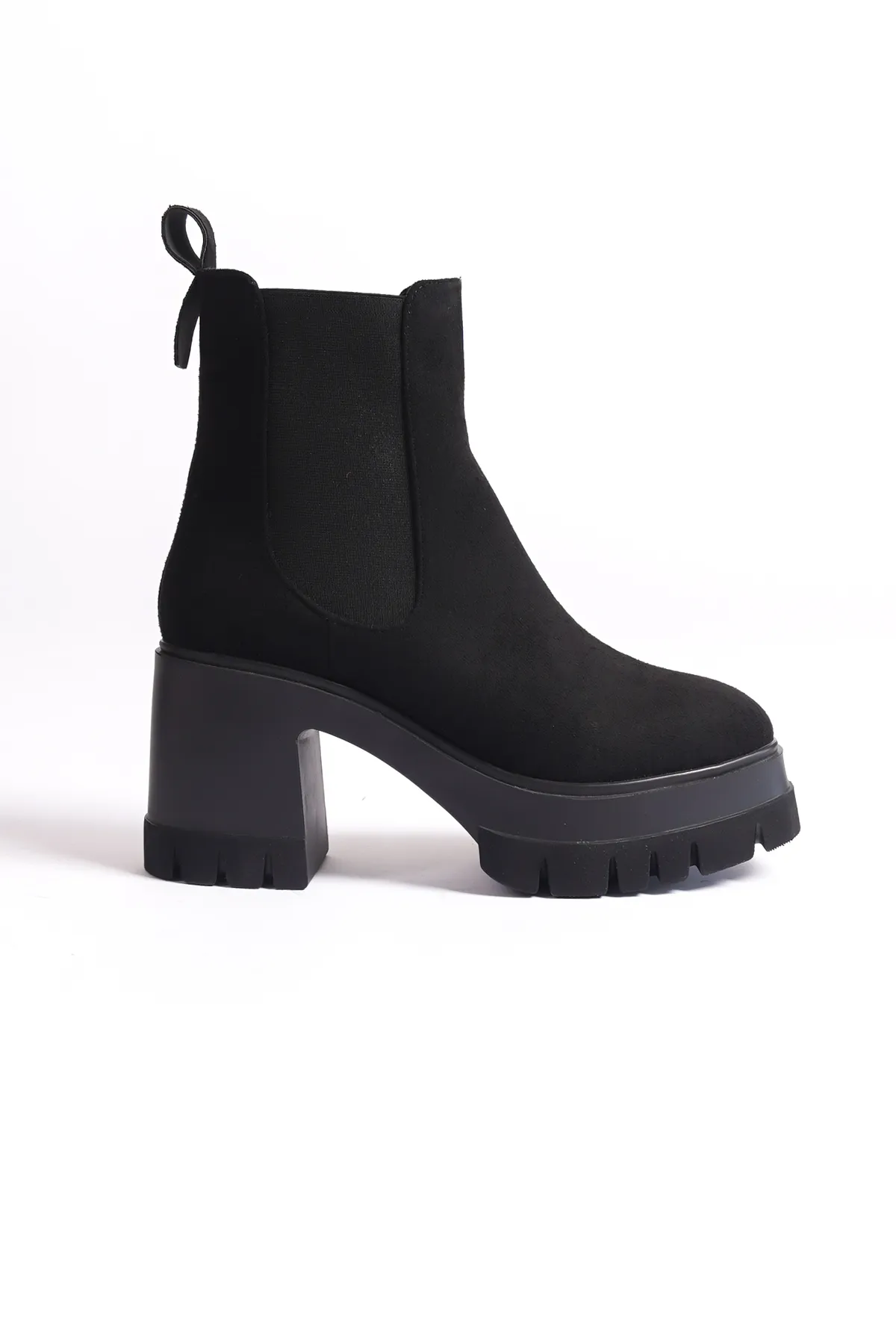 Capone Outfitters  Damenstiefel mit runder Spitze, seitlichem Gummizug und mittelhohem Absatz