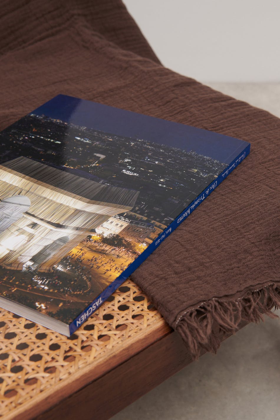 New mags larc de triomphe book