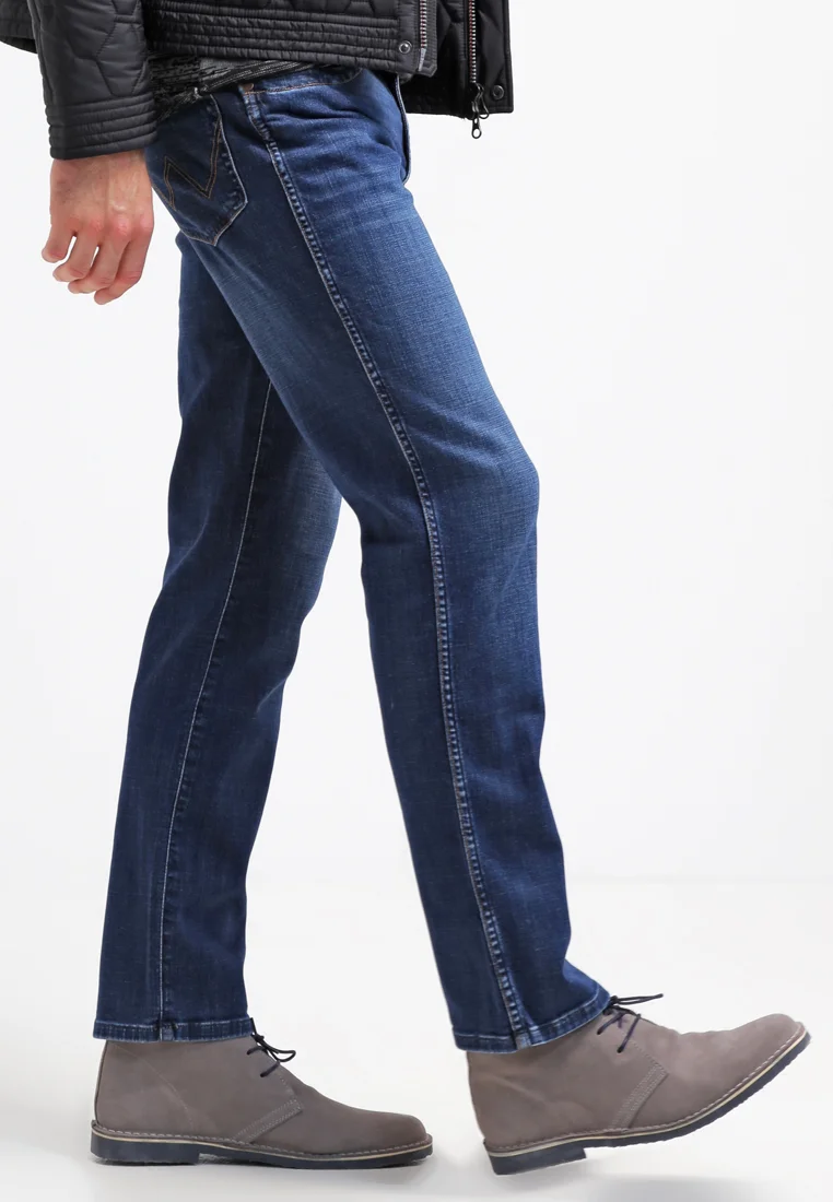 Wrangler TEXAS STRETCH - Vaqueros pitillo