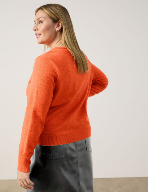 Wärmende Strickjacke mit Knopfleiste