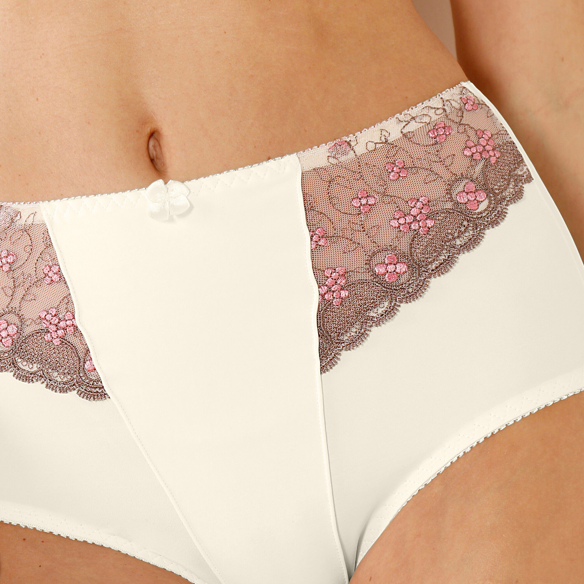Gainette microfibre tulle brodé Caminata