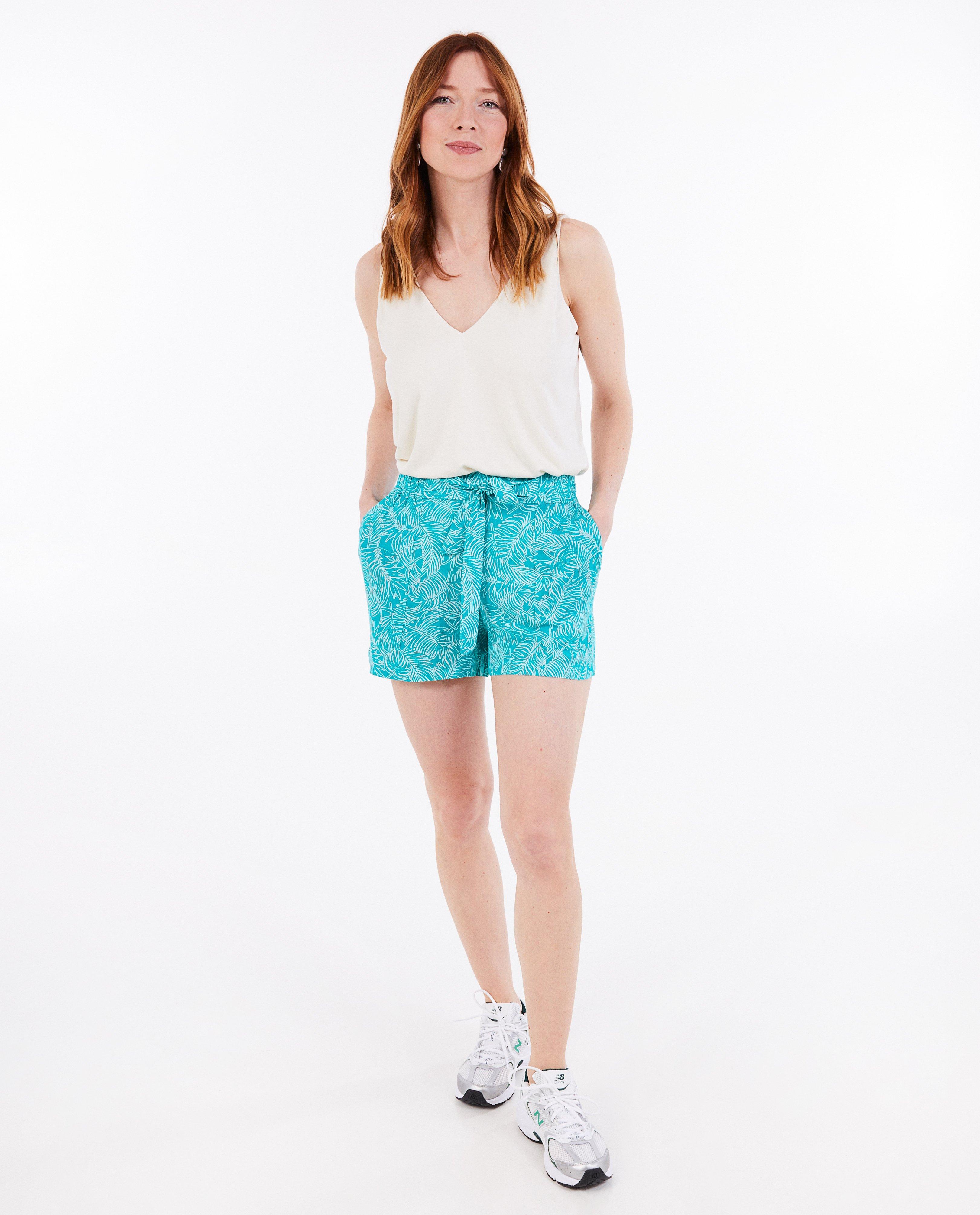 Sora Short med plantprint khaki