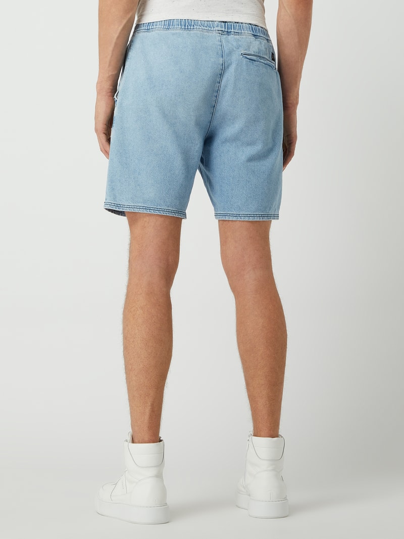 Shorts aus Denim in hellblau