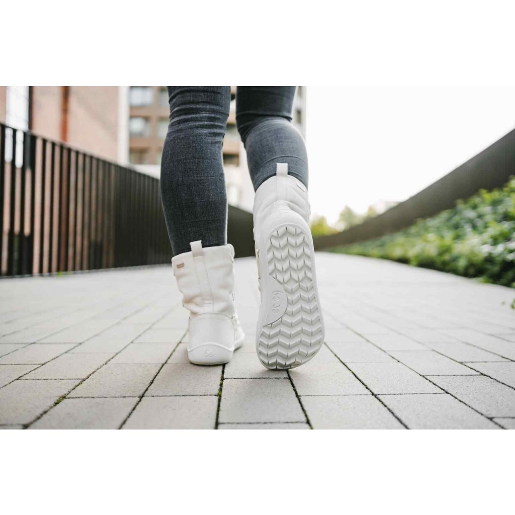 Be Lenka Snowfox Woman White weiße Barfuß-Schneestiefel