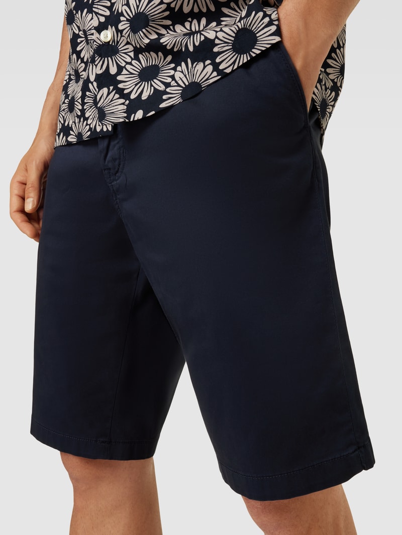 Bermudas mit französischen Eingrifftaschen Modell 'Halvar' in marineblau
