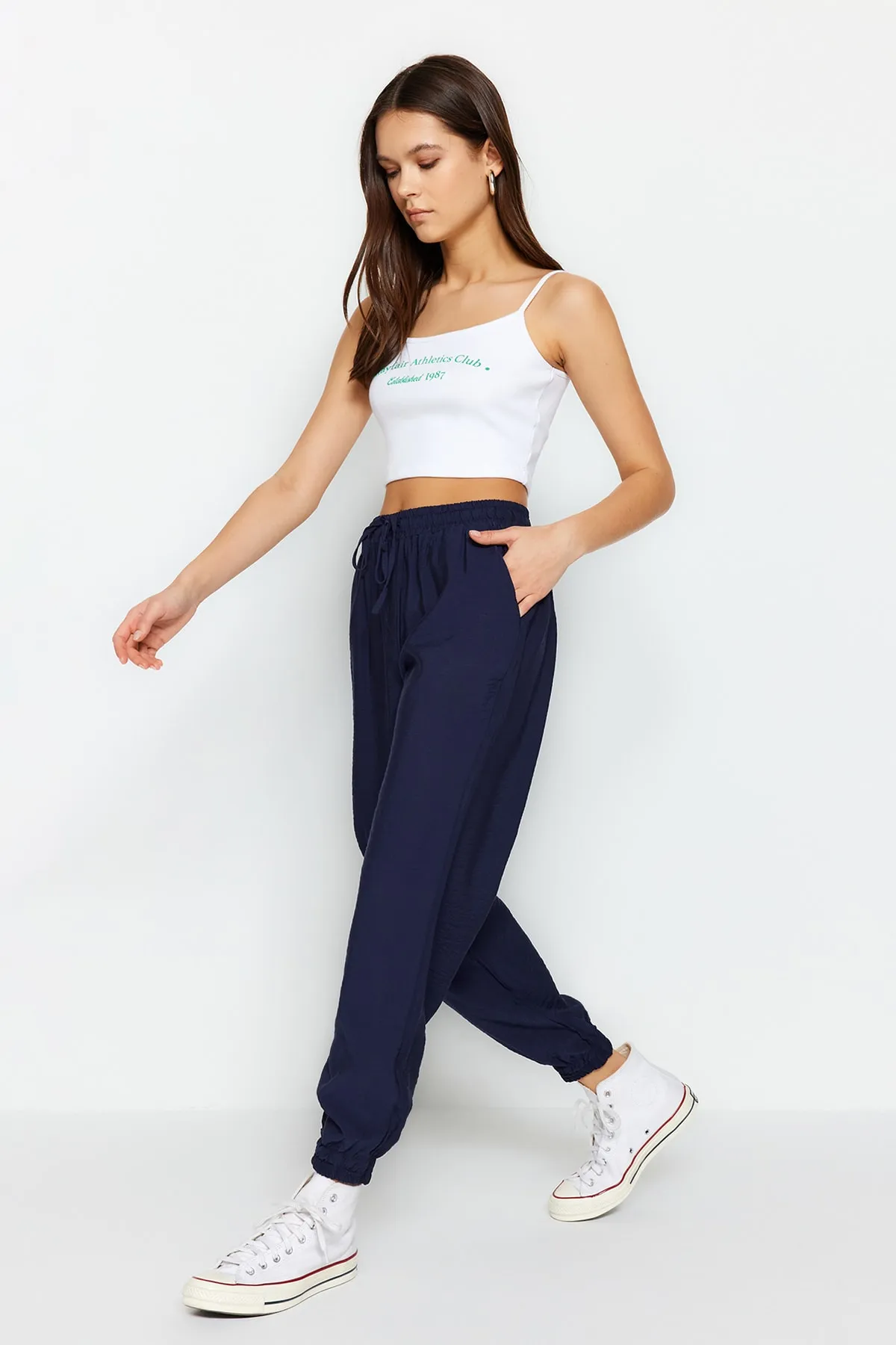 Trendyol Collection  Marineblaue Jogger-Webhose TWOSS20PL0129