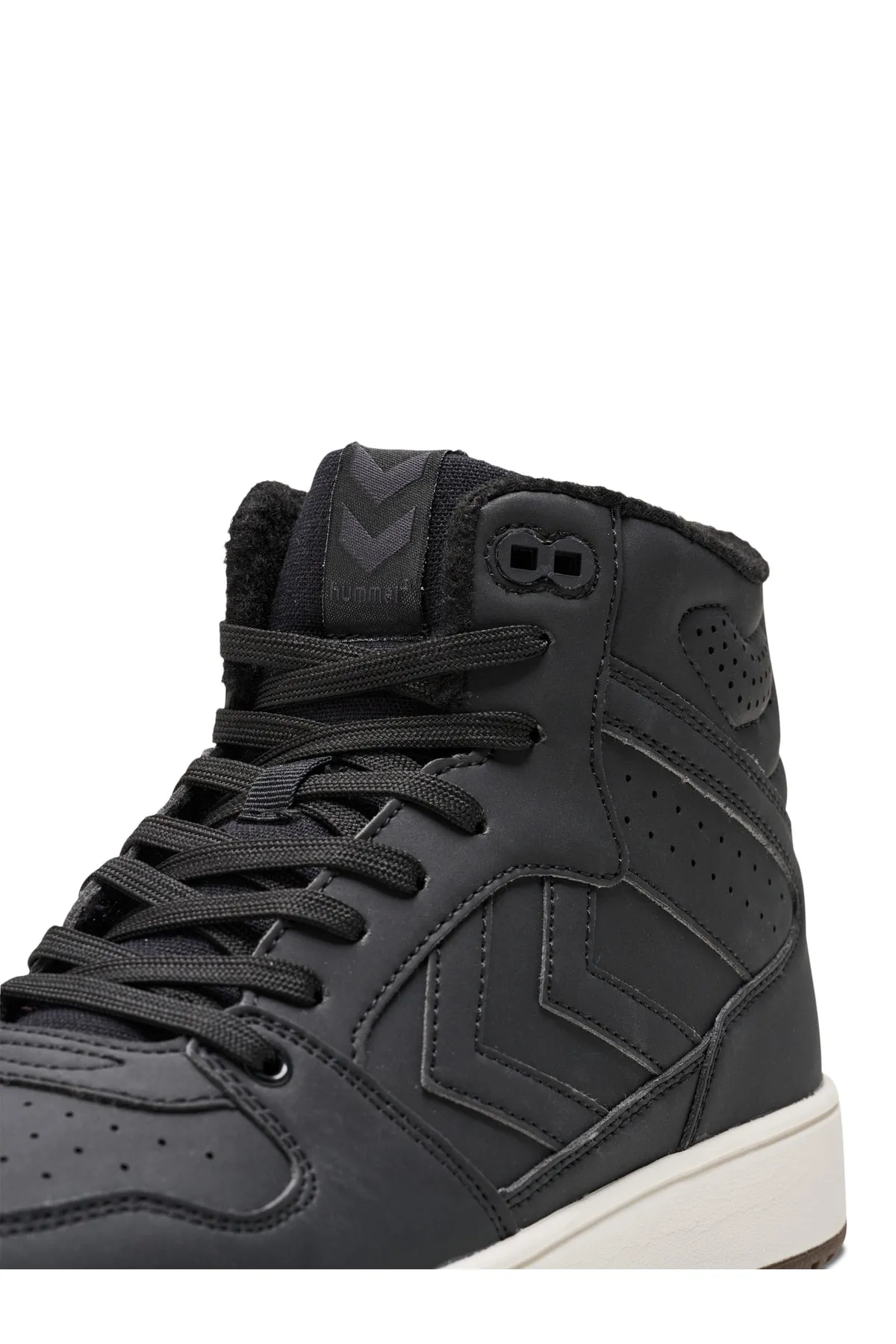 hummel  ST. POWER SPIELT MITTEN IM WINTER