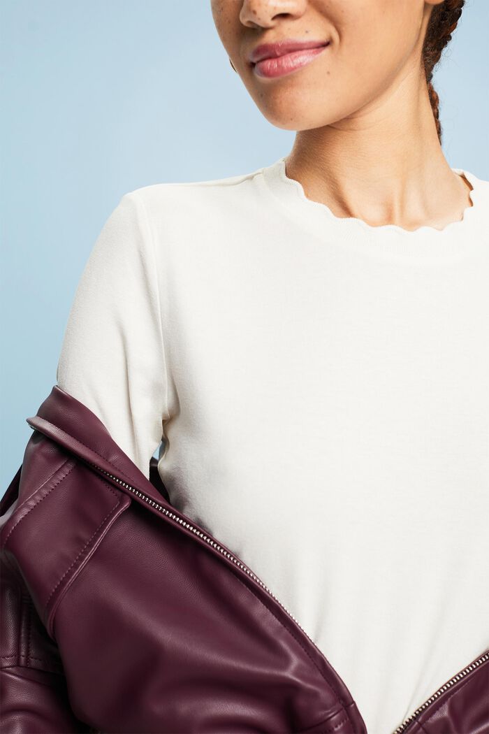 Longsleeve mit Muschelsaum