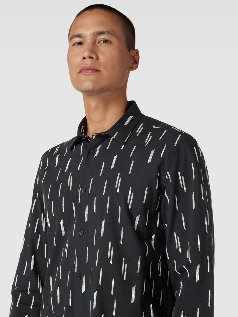 Straight Fit Freizeithemd mit Allover-Print in schwarz